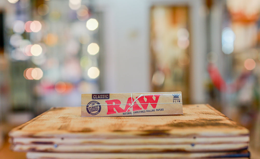 King slim Raw Classic natural unrefined rolling papers